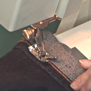 Hemming Jeans image