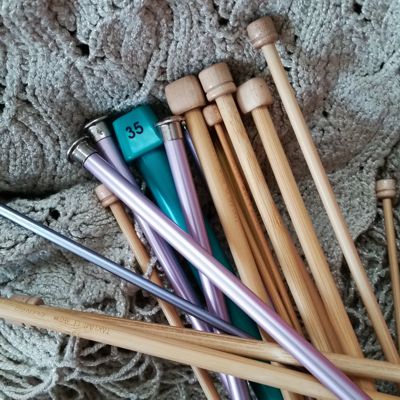 Knitting Needle Sizes For Us Uk European And Older Us Needles Cyberseams Com